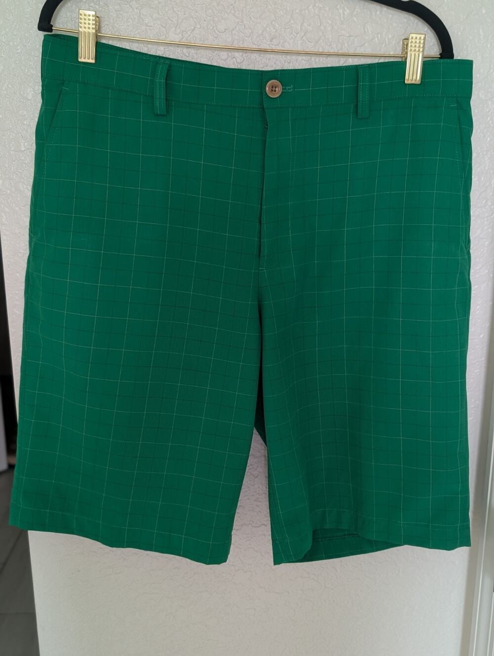 IZOD Golf Mens 34 Straight Fit Plaid Shorts Grey Blue Check Performance, preppy